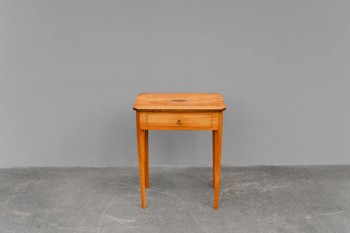 Nähtisch im Biedermeier Stil in Esche - 1.Hälfte des 20.Jahrhunderts