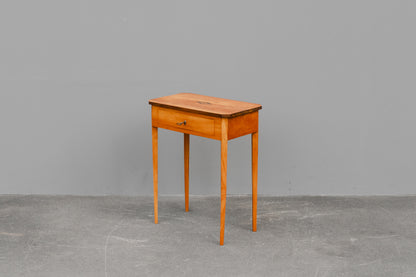 Nähtisch im Biedermeier Stil in Esche - 1.Hälfte des 20.Jahrhunderts