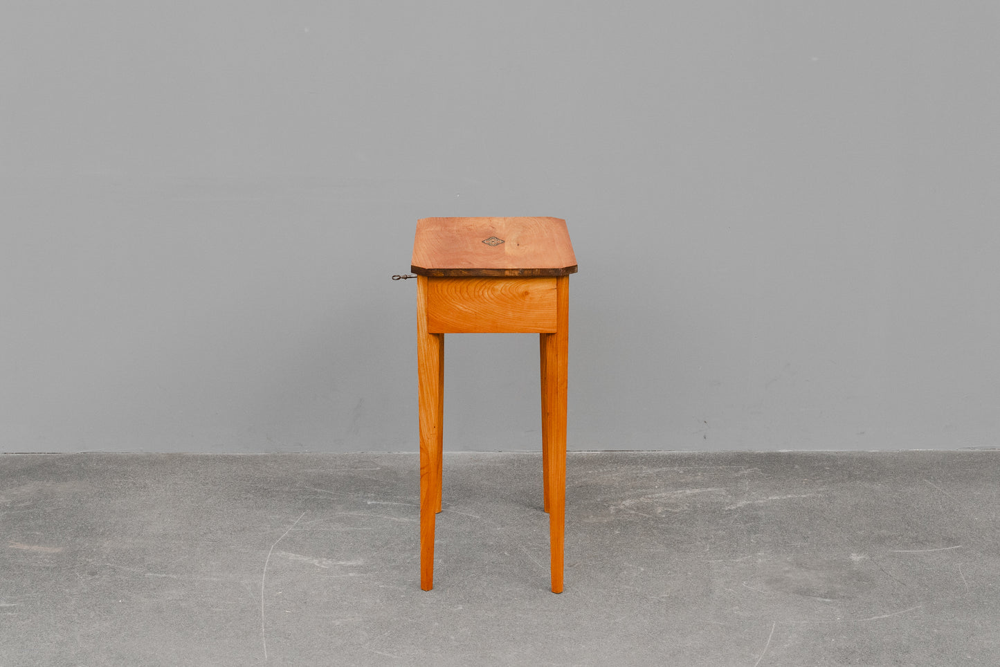 Nähtisch im Biedermeier Stil in Esche - 1.Hälfte des 20.Jahrhunderts
