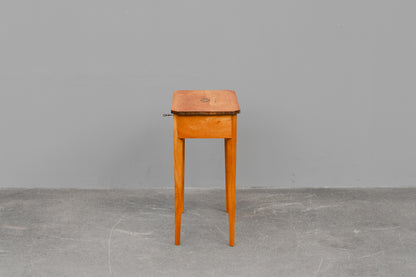Nähtisch im Biedermeier Stil in Esche - 1.Hälfte des 20.Jahrhunderts