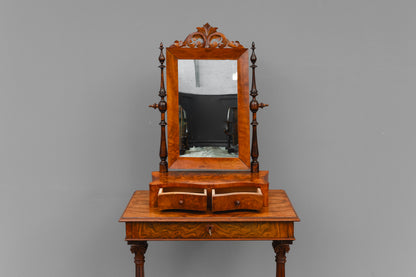 Louis Philippe Spiegelaufsatz in Nussbaum - 2.Hälfte des 19.Jahrhunderts