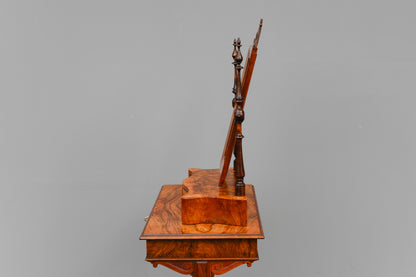 Louis Philippe Spiegelaufsatz in Nussbaum - 2.Hälfte des 19.Jahrhunderts