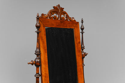 Louis Philippe Spiegelaufsatz in Nussbaum - 2.Hälfte des 19.Jahrhunderts