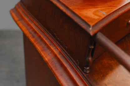 Biedermeier/Louis Philippe Spiegelkommode in Mahagoni - Mitte des 19.Jahrhunderts