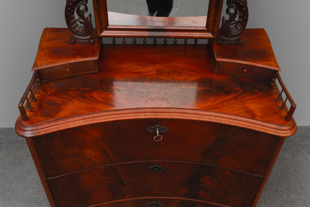 Biedermeier/Louis Philippe Spiegelkommode in Mahagoni - Mitte des 19.Jahrhunderts