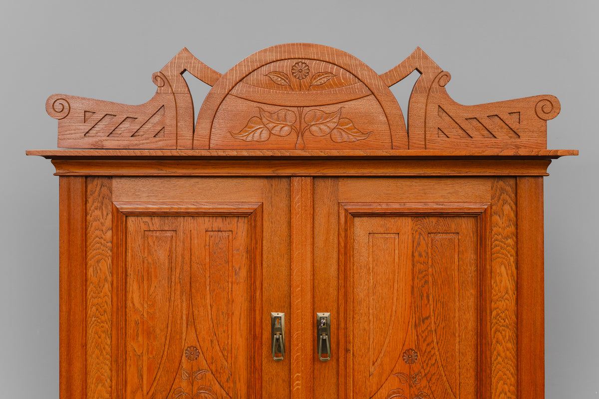 Jugendstil Buffetschrank in Eiche - Anfang des 20.Jahrhunderts