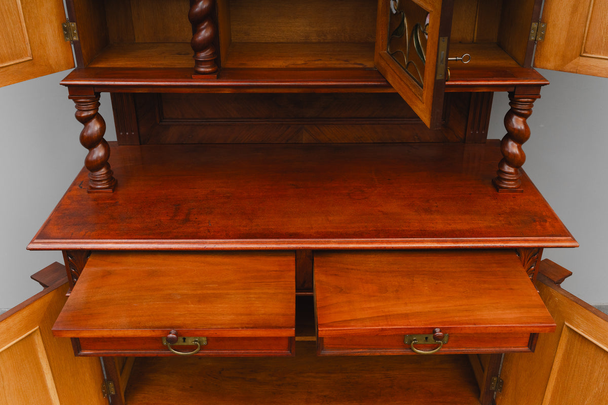 Gründerzeit Buffetschrank in Nussbaum - Ende des 19.Jahrhunderts