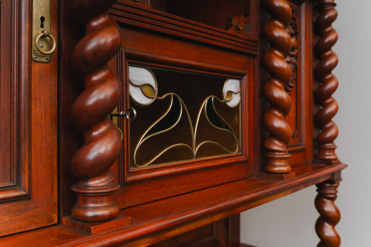 Gründerzeit Buffetschrank in Nussbaum - Ende des 19.Jahrhunderts