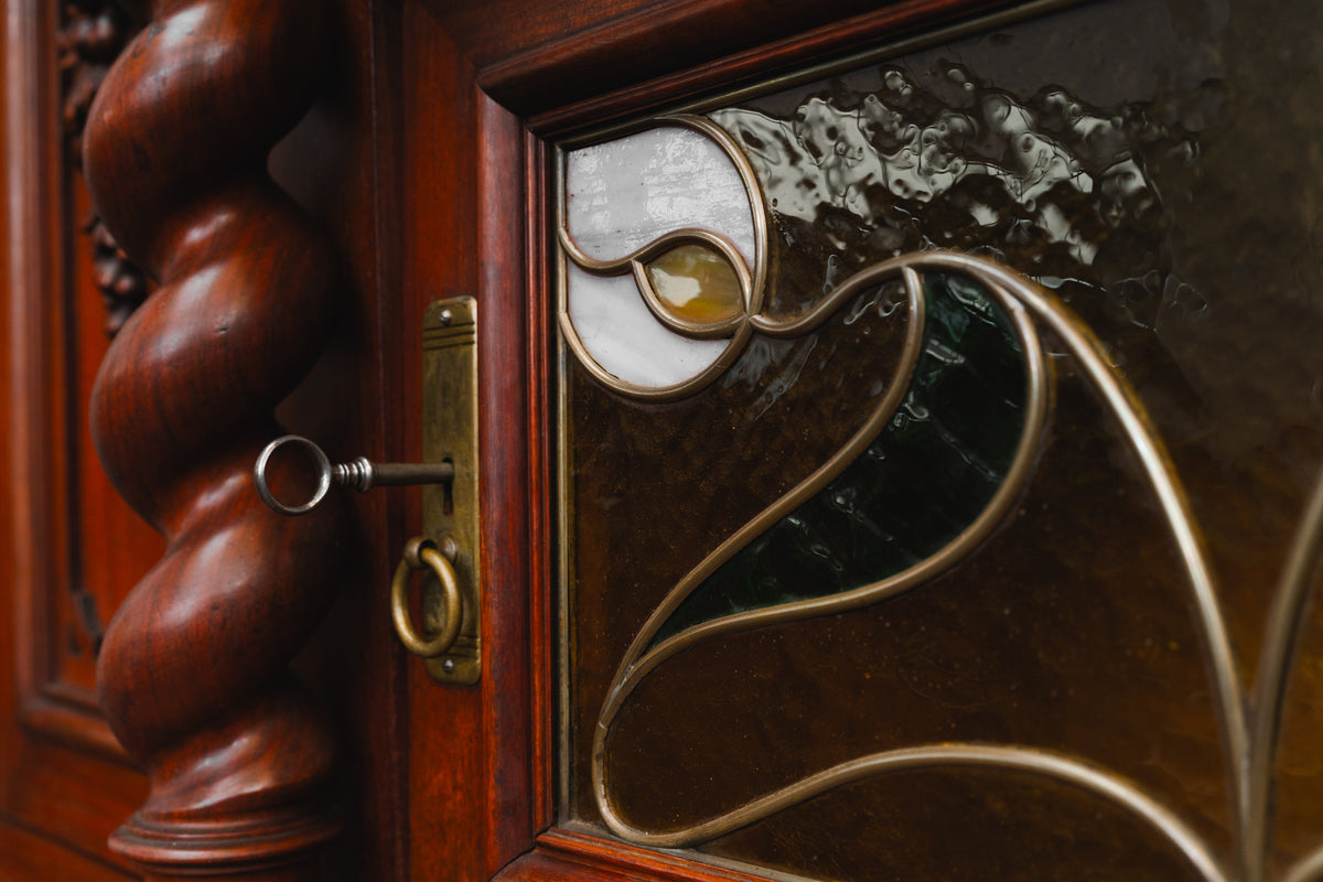 Gründerzeit Buffetschrank in Nussbaum - Ende des 19.Jahrhunderts