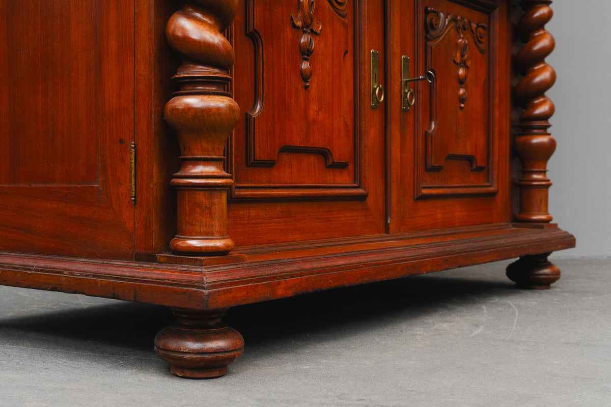 Gründerzeit Buffetschrank in Nussbaum - Ende des 19.Jahrhunderts