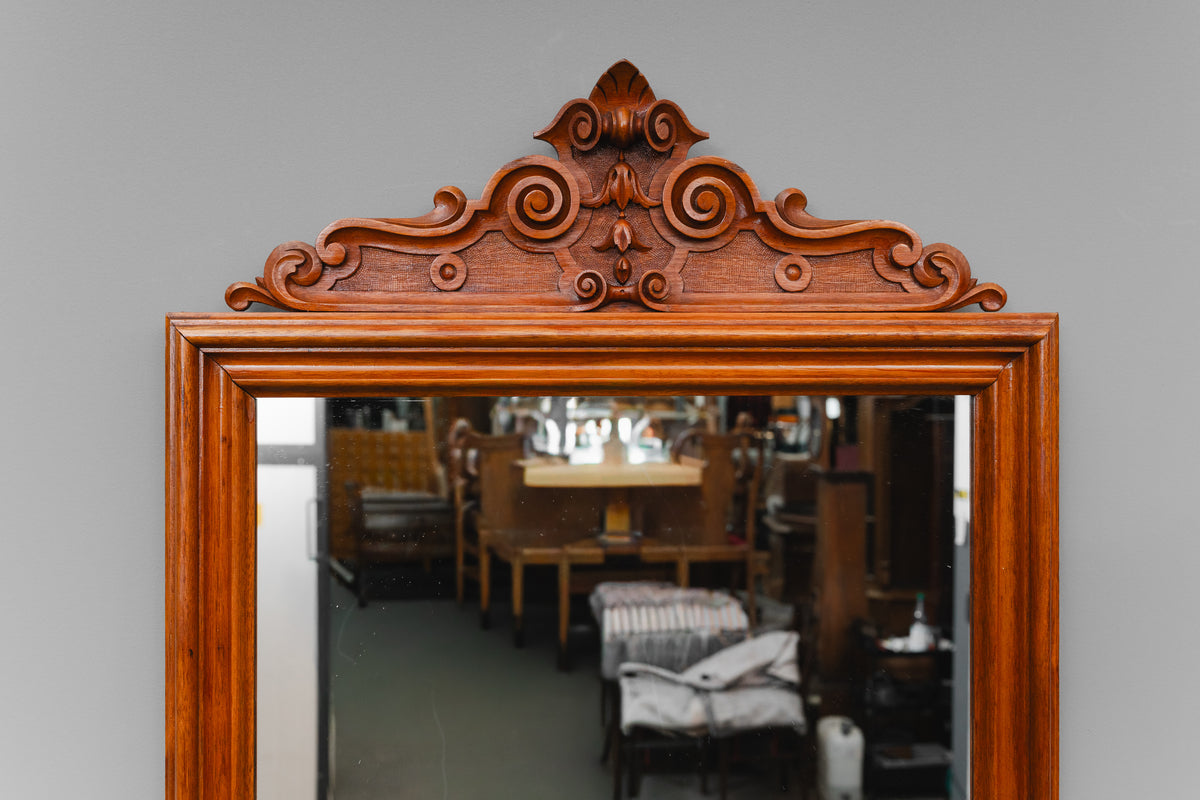 Historismus Wandspiegel in Nussbaum - um 1900