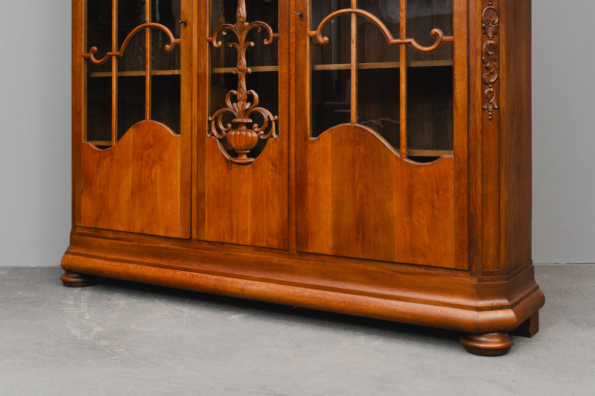 Großer Historismus Bücherschrank