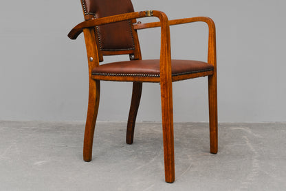 4er Set Friseurstühle / Armlehnenstühle in Eiche - vermutl. 1920er/1930er Jahre
