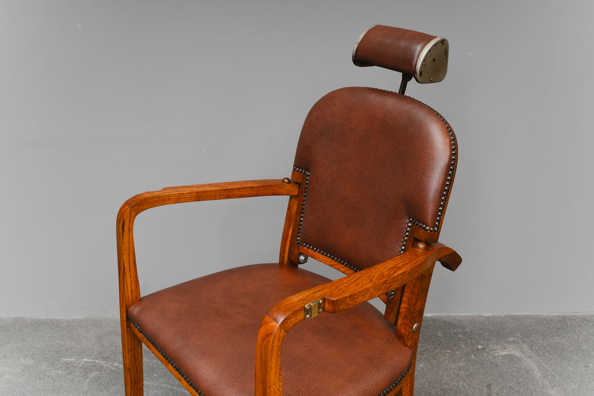 4er Set Friseurstühle / Armlehnenstühle in Eiche - vermutl. 1920er/1930er Jahre
