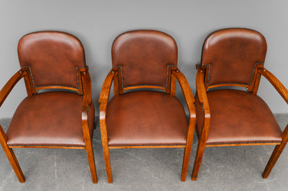4er Set Friseurstühle / Armlehnenstühle in Eiche - vermutl. 1920er/1930er Jahre