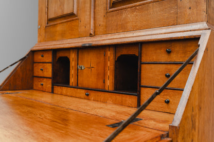 Schrägklappen-Aufsatzsekretär im Biedermeier/Barock Stil - erste Hälfte des 19.Jahrhunderts
