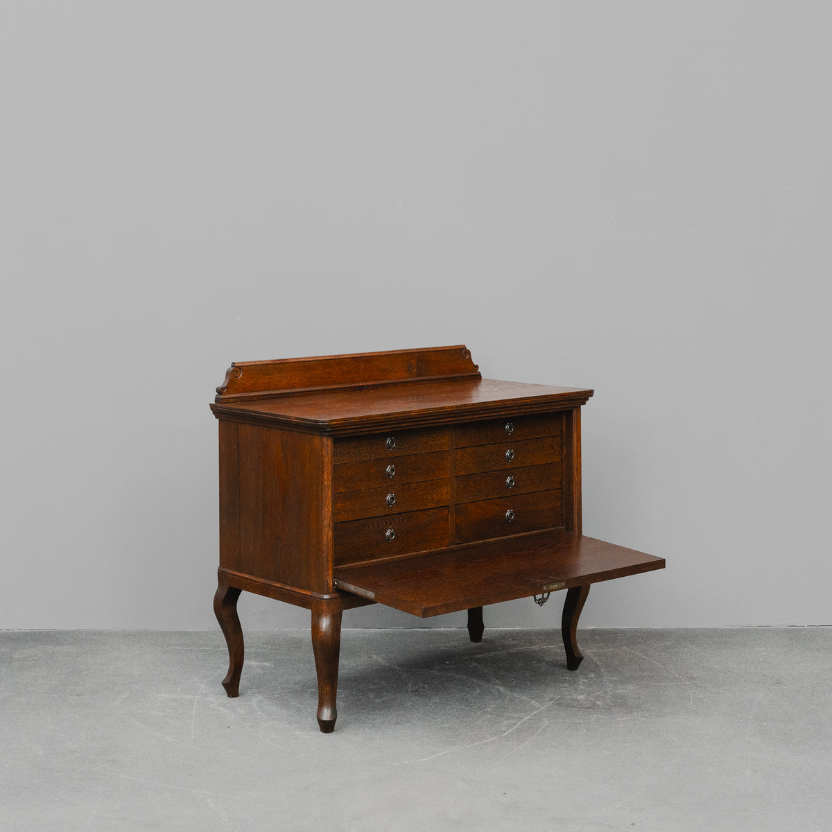 Jugendstil Kommode in Eiche - erste Hälfte des 20.Jahrhunderts