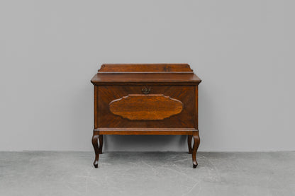 Jugendstil Kommode in Eiche - erste Hälfte des 20.Jahrhunderts