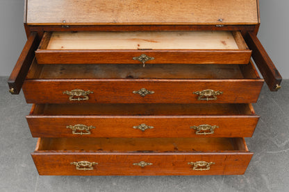 Biedermeier Schrägklappen-Sekretär in Eiche - erste Hälfte des 19.Jahrhunderts