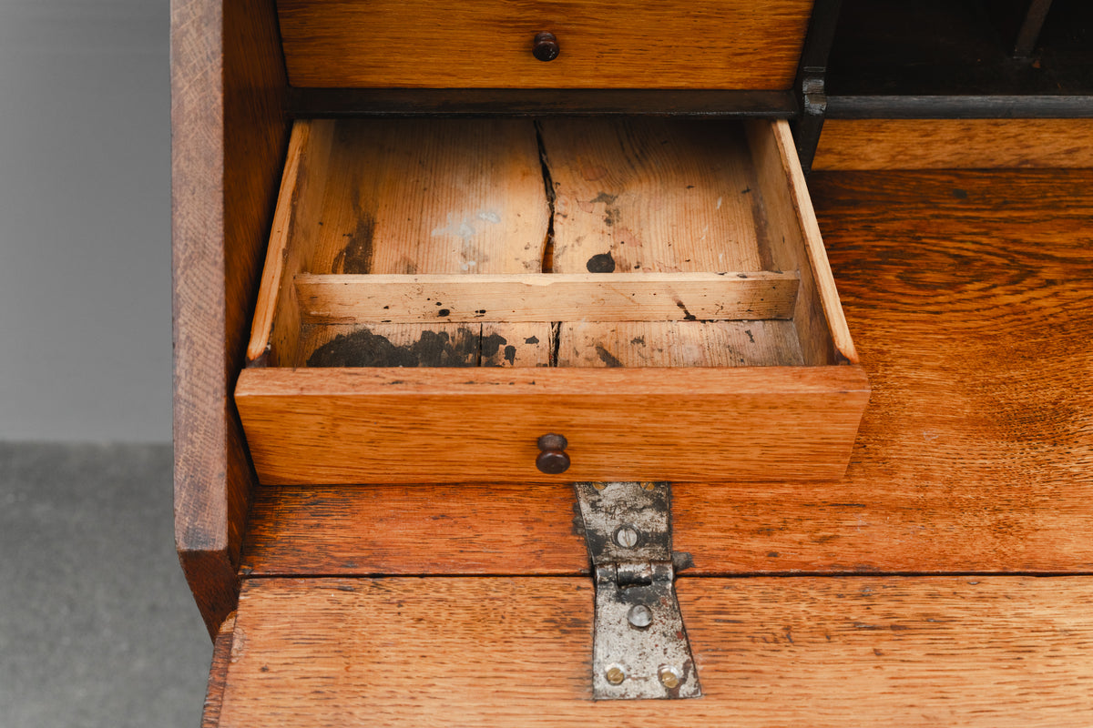 Biedermeier Schrägklappen-Sekretär in Eiche - erste Hälfte des 19.Jahrhunderts
