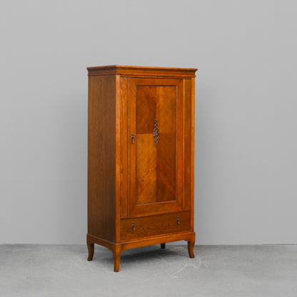 Jugendstil Wäscheschrank in Eiche - Anfang des 20.Jahrhunderts