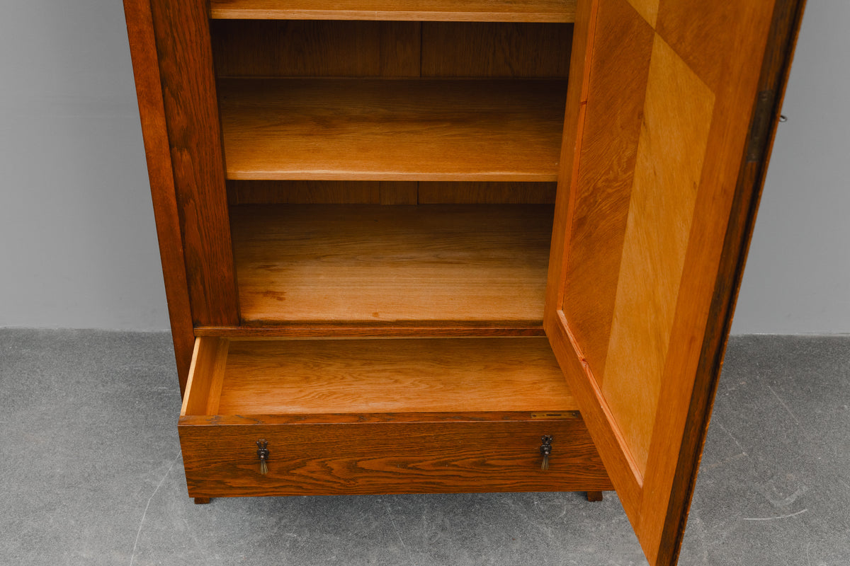 Jugendstil Wäscheschrank in Eiche - Anfang des 20.Jahrhunderts