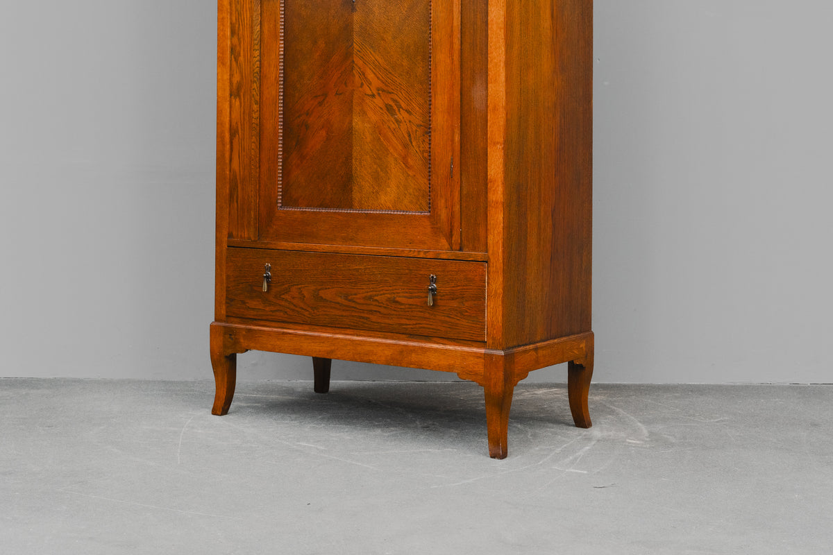Jugendstil Wäscheschrank in Eiche - Anfang des 20.Jahrhunderts