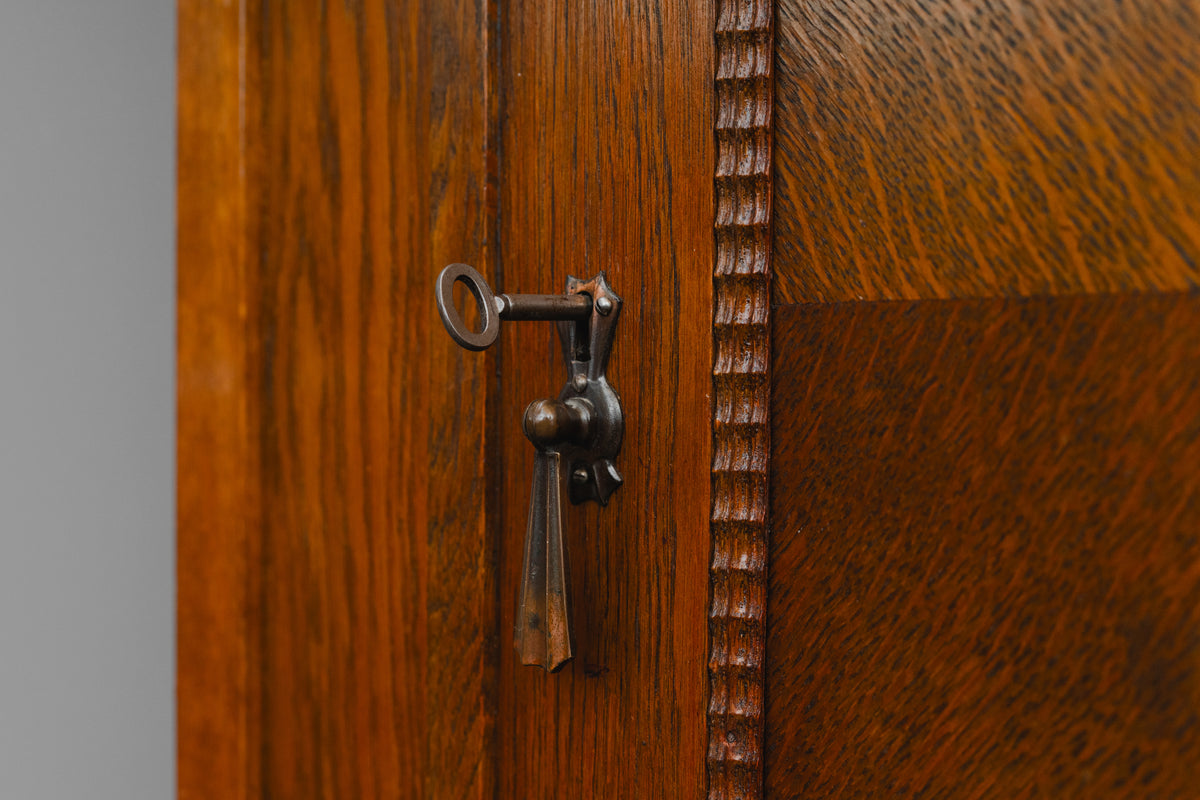 Jugendstil Wäscheschrank in Eiche - Anfang des 20.Jahrhunderts