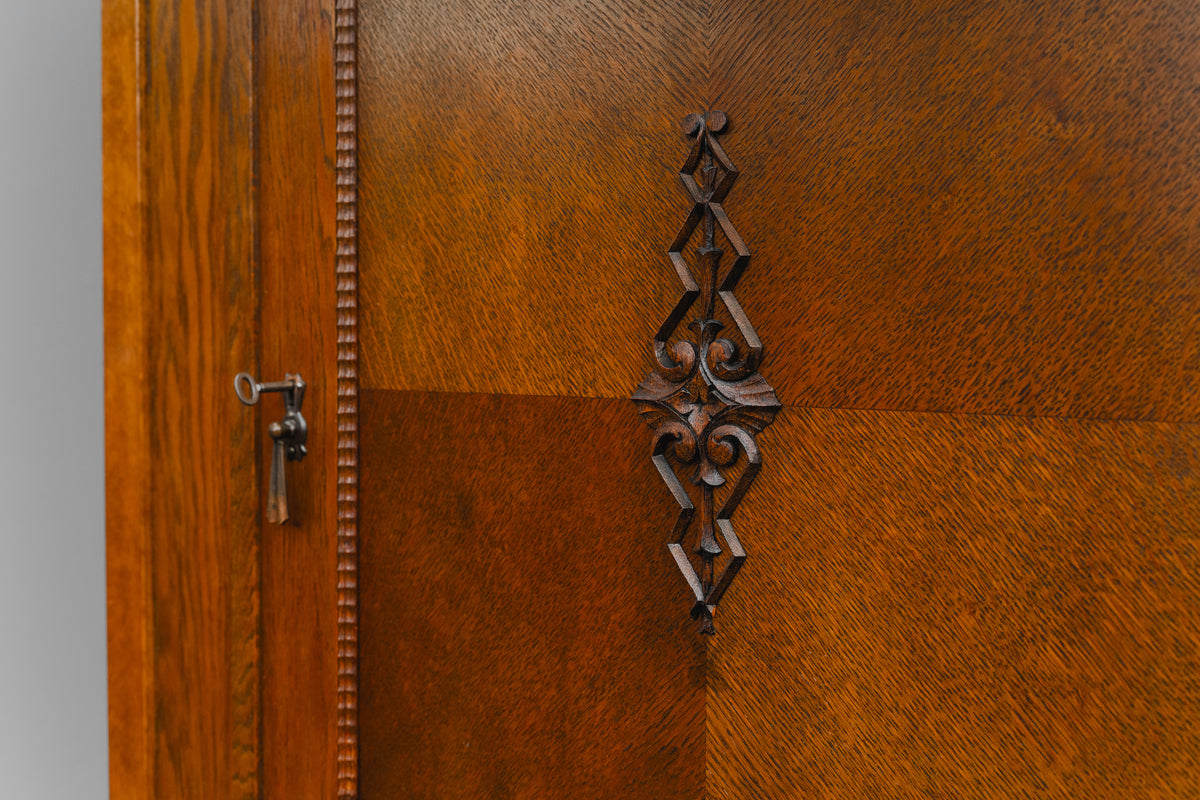 Jugendstil Wäscheschrank in Eiche - Anfang des 20.Jahrhunderts