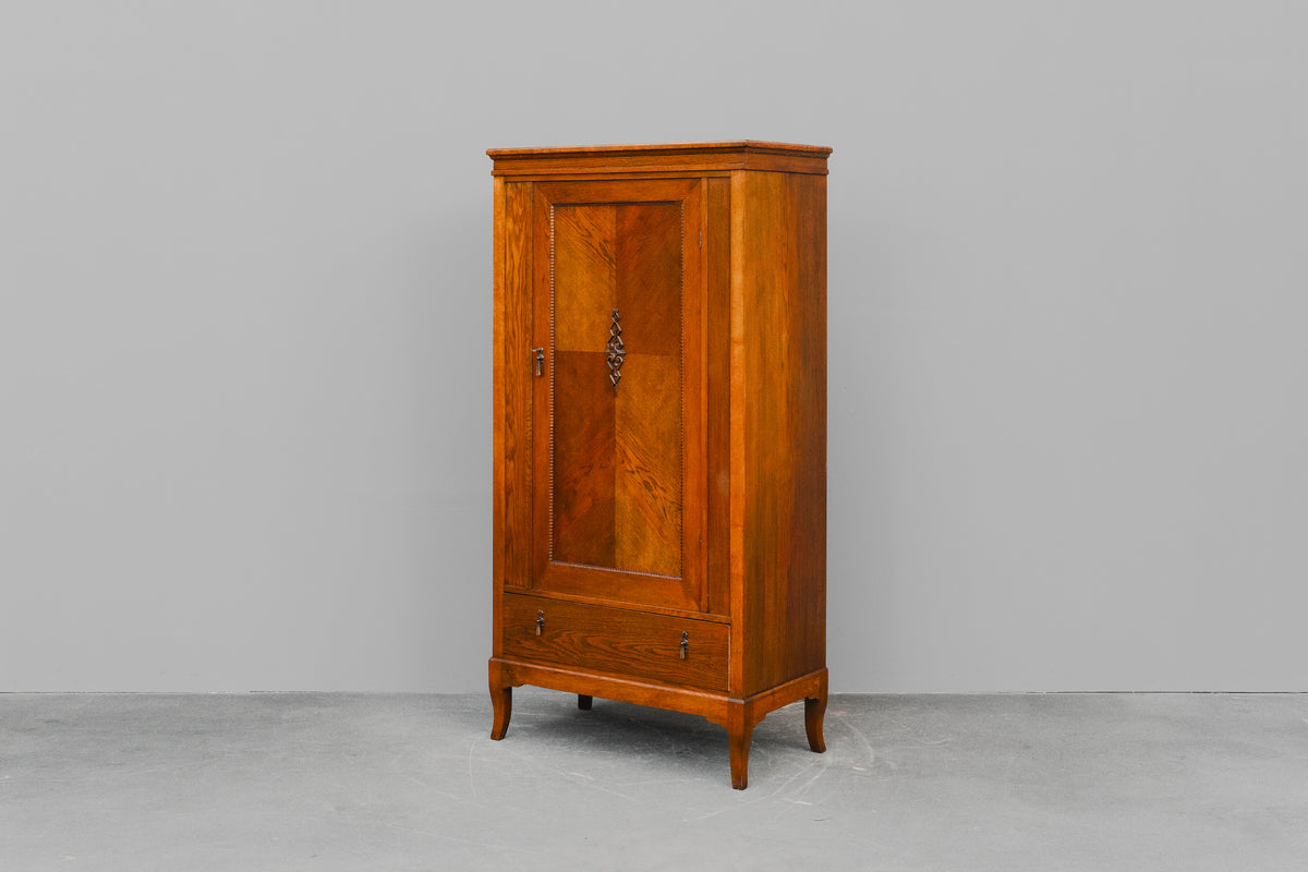Jugendstil Wäscheschrank in Eiche - Anfang des 20.Jahrhunderts