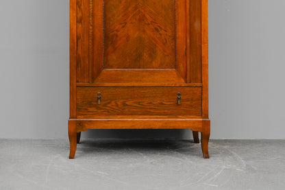 Jugendstil Wäscheschrank in Eiche - Anfang des 20.Jahrhunderts