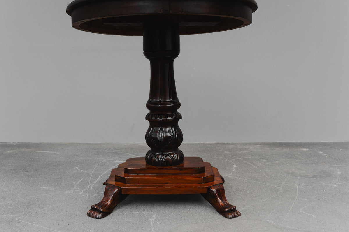Salontisch im Biedermeier Stil in Mahagoni - zweite Hälfte des 20.Jahrhunderts