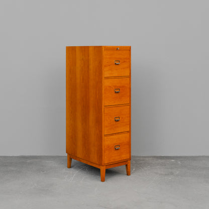 Aktenschrank im Industriedesign in Eiche - Mitte des 20.Jahrhunderts