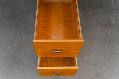 Aktenschrank im Industriedesign in Eiche - Mitte des 20.Jahrhunderts