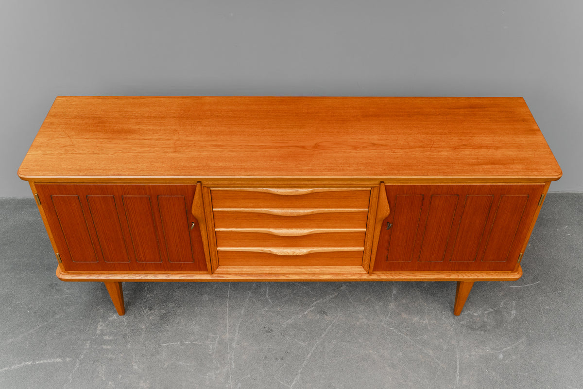 Mid-Century Sideboard in Teak - Mitte des 20.Jahrhunderts