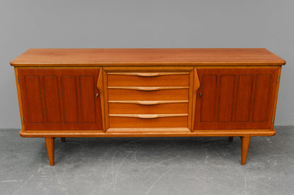 Mid-Century Sideboard in Teak - Mitte des 20.Jahrhunderts