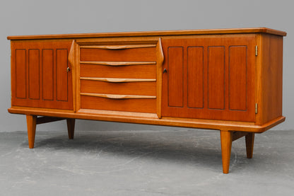 Mid-Century Sideboard in Teak - Mitte des 20.Jahrhunderts