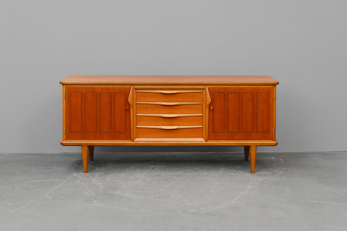Mid-Century Sideboard in Teak - Mitte des 20.Jahrhunderts