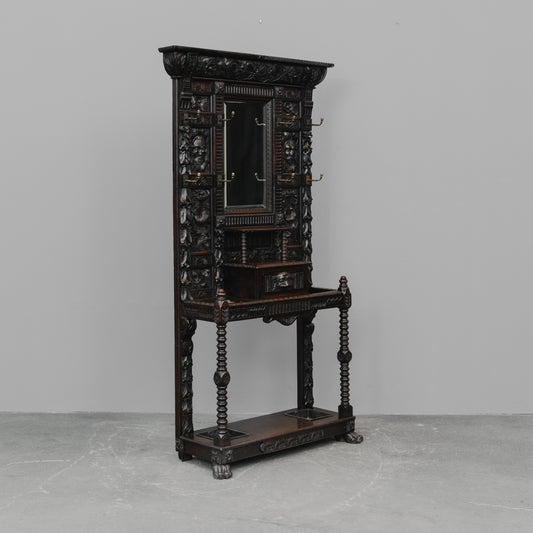 Große Neorenaissance Garderobe in Nussbaum - Ende des 19.Jahrhunderts