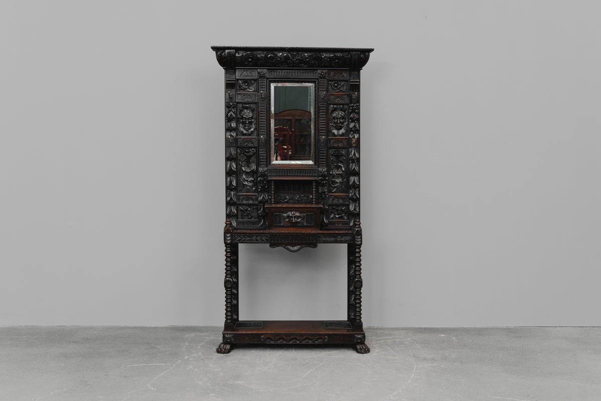 Große Neorenaissance Garderobe in Nussbaum - Ende des 19.Jahrhunderts