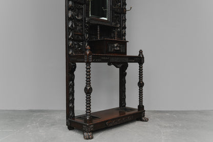 Große Neorenaissance Garderobe in Nussbaum - Ende des 19.Jahrhunderts