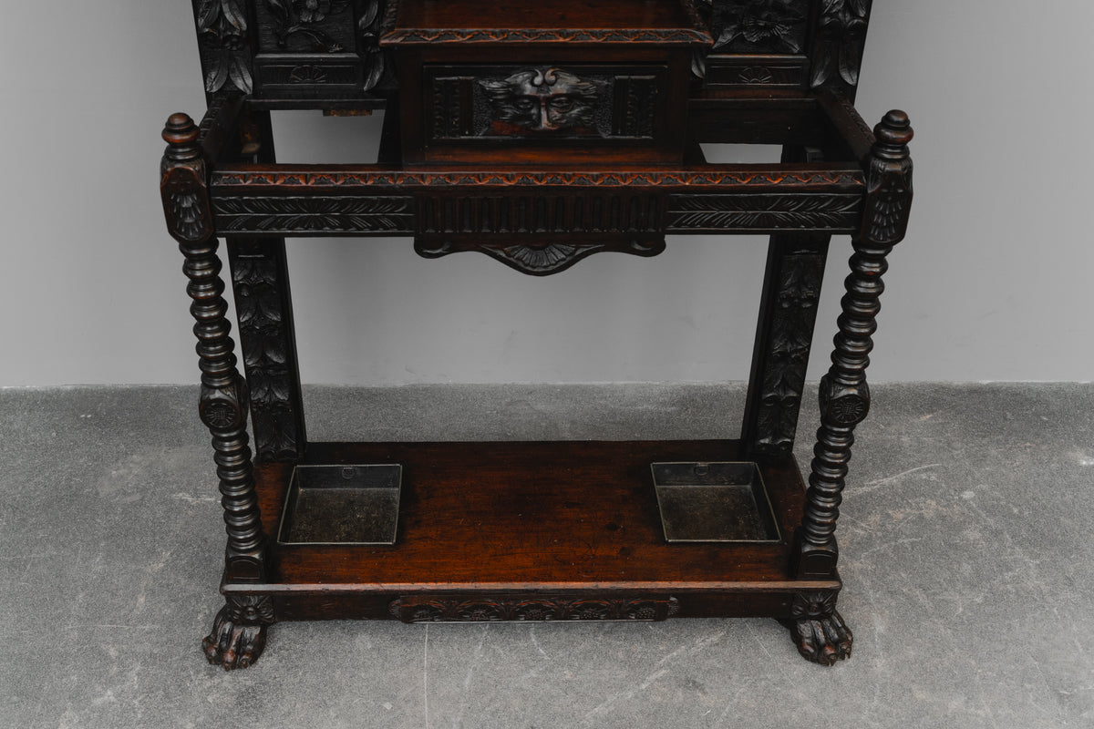 Große Neorenaissance Garderobe in Nussbaum - Ende des 19.Jahrhunderts