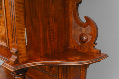 Gründerzeit Buffetschrank in Nussbaum - zweite Hälfte des 19.Jahrhunderts