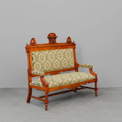 Gründerzeit Sofa / Bank in Nussbaum - zweite Hälfte des 19.Jahrhunderts