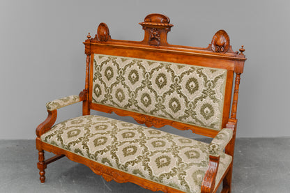 Gründerzeit Sofa / Bank in Nussbaum - zweite Hälfte des 19.Jahrhunderts