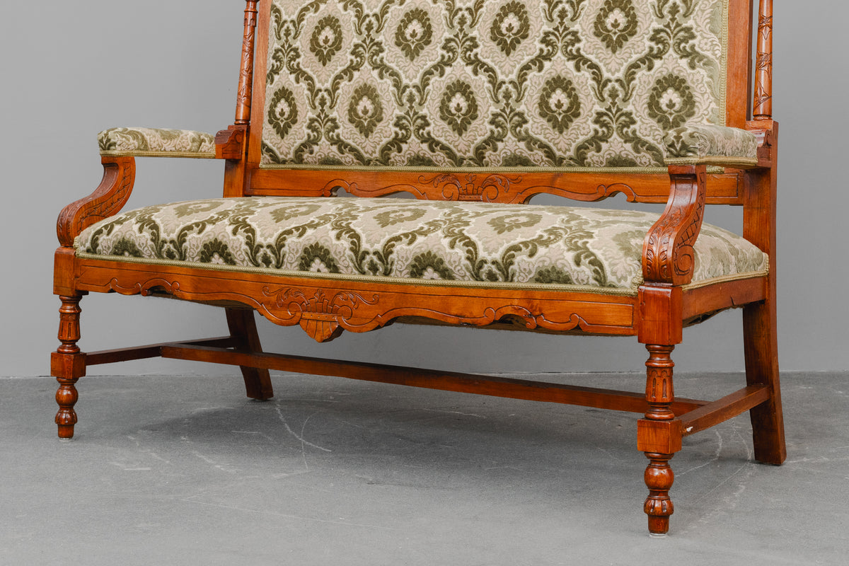 Gründerzeit Sofa / Bank in Nussbaum - zweite Hälfte des 19.Jahrhunderts