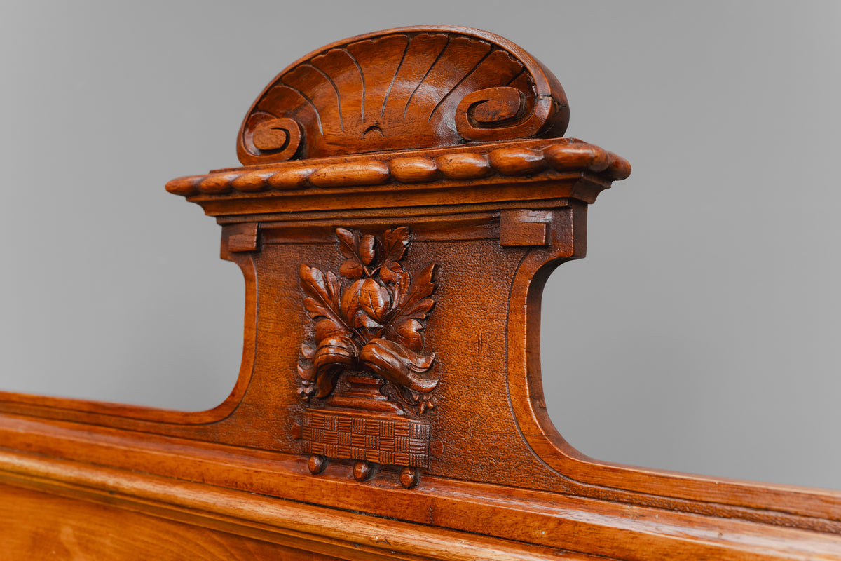 Gründerzeit Sofa / Bank in Nussbaum - zweite Hälfte des 19.Jahrhunderts