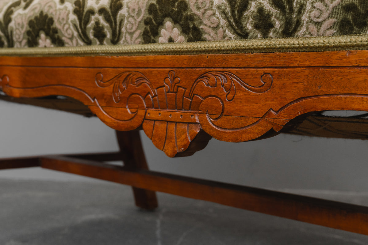 Gründerzeit Sofa / Bank in Nussbaum - zweite Hälfte des 19.Jahrhunderts
