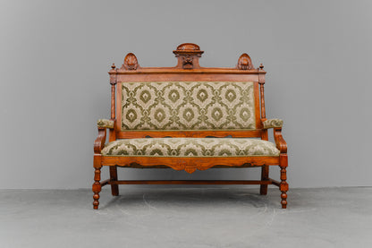 Gründerzeit Sofa / Bank in Nussbaum - zweite Hälfte des 19.Jahrhunderts