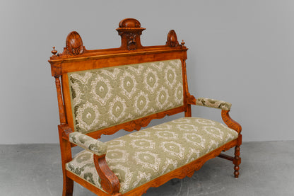 Gründerzeit Sofa / Bank in Nussbaum - zweite Hälfte des 19.Jahrhunderts